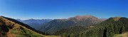 26 Bel panorama verso Piani dell'Avaro e monti soprastanti